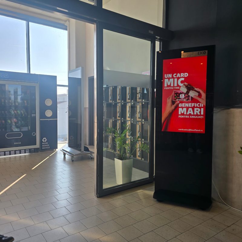 Reteaua Digitala DOOH Indoor - KAUFLAND | Râmnicu Vâlcea – Strada Barajului Reteaua Digitala DOOH Indoor - KAUFLAND | Râmnicu Vâlcea – Strada Barajului